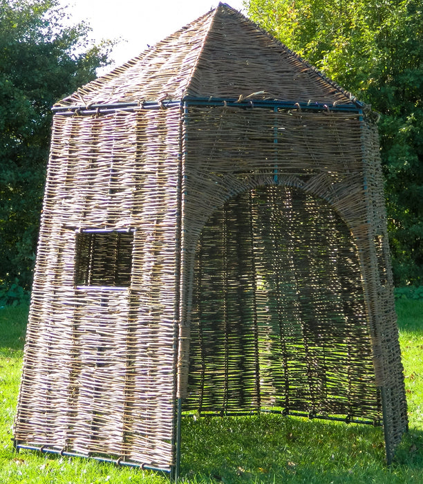 Wicker Den Large