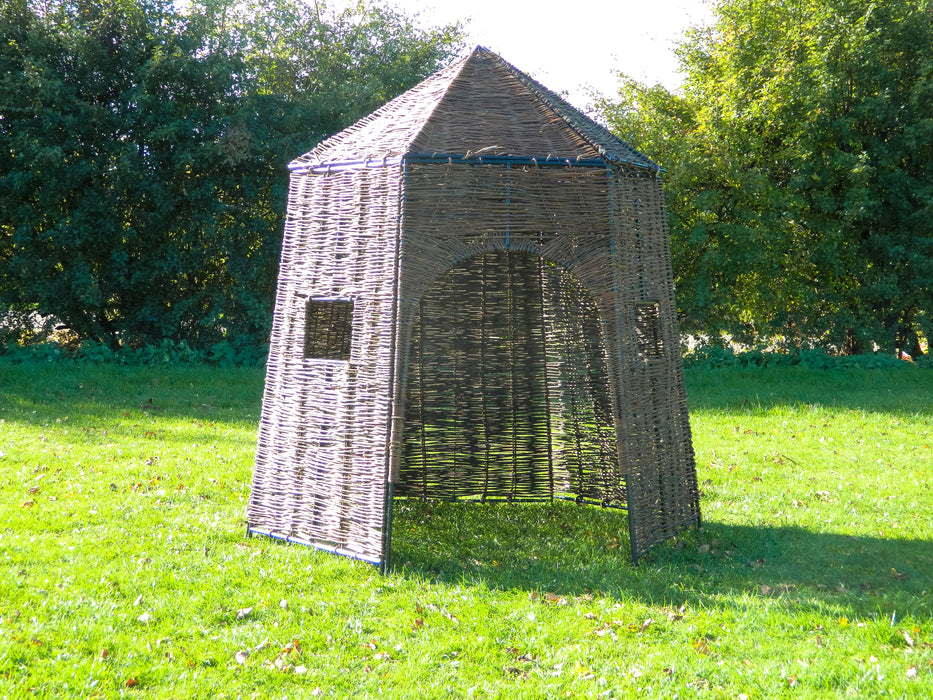 Wicker Den Large